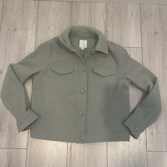 Joie Shacket - Picture 3 of 10